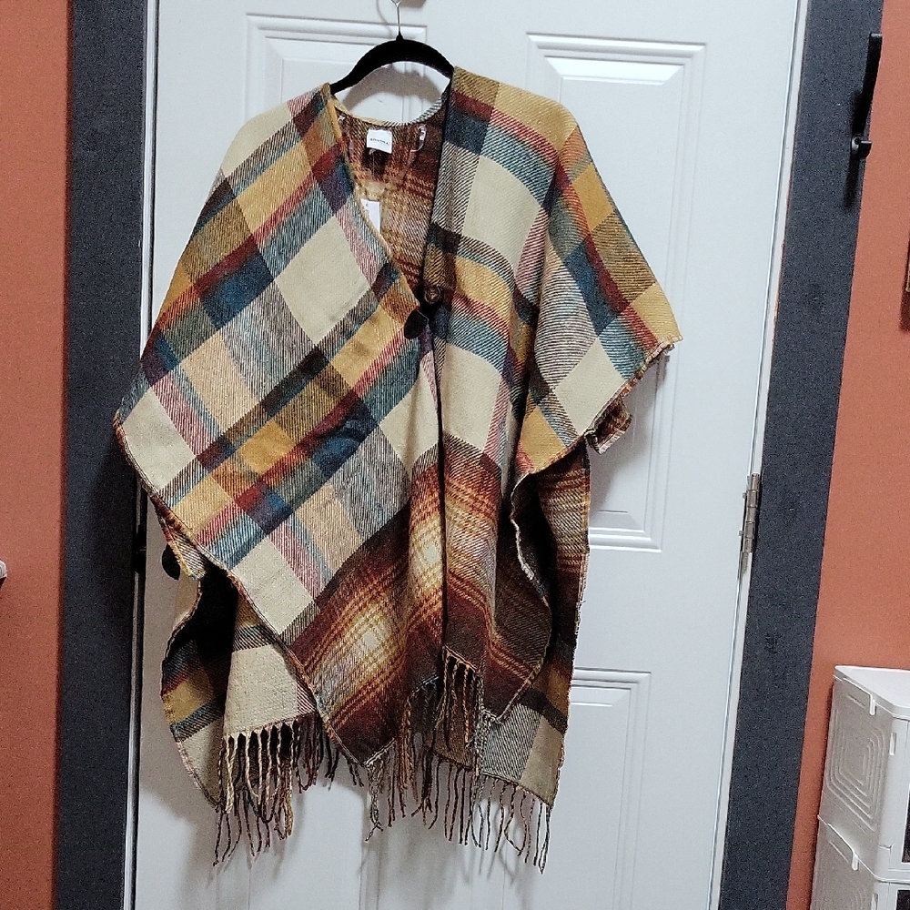 Poncho Women Sonoma Plaid Fringe Poncho. REVERSABLE.  OS. NWT.      Bin 13